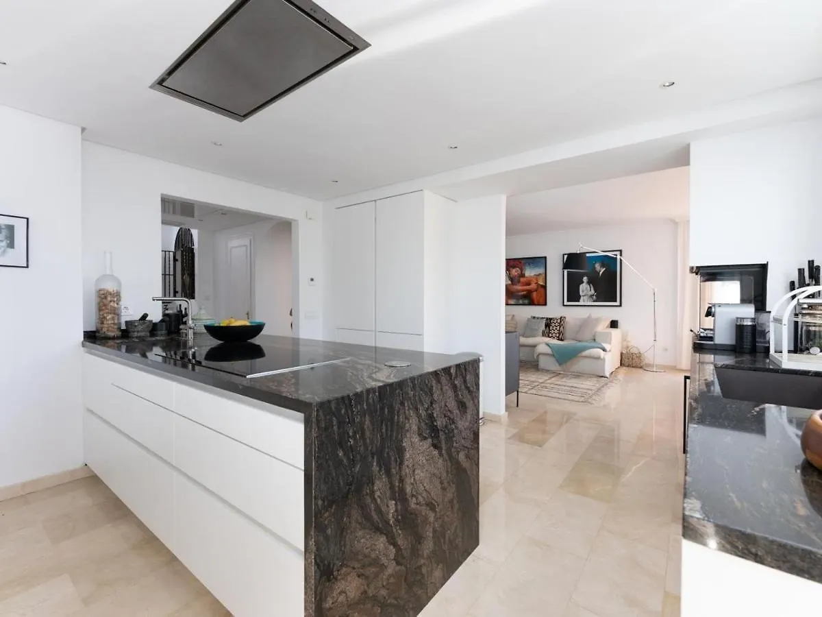 公寓 Castiglione Luxury Beachfront Duplex Penthouse 马尔韦利亚