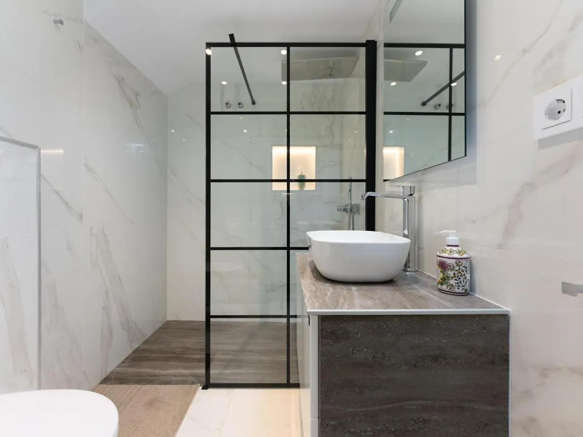 Castiglione Luxury Beachfront Duplex Penthouse 马尔韦利亚 公寓