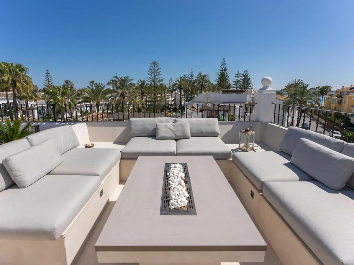 Castiglione Luxury Beachfront Duplex Penthouse 马尔韦利亚 公寓