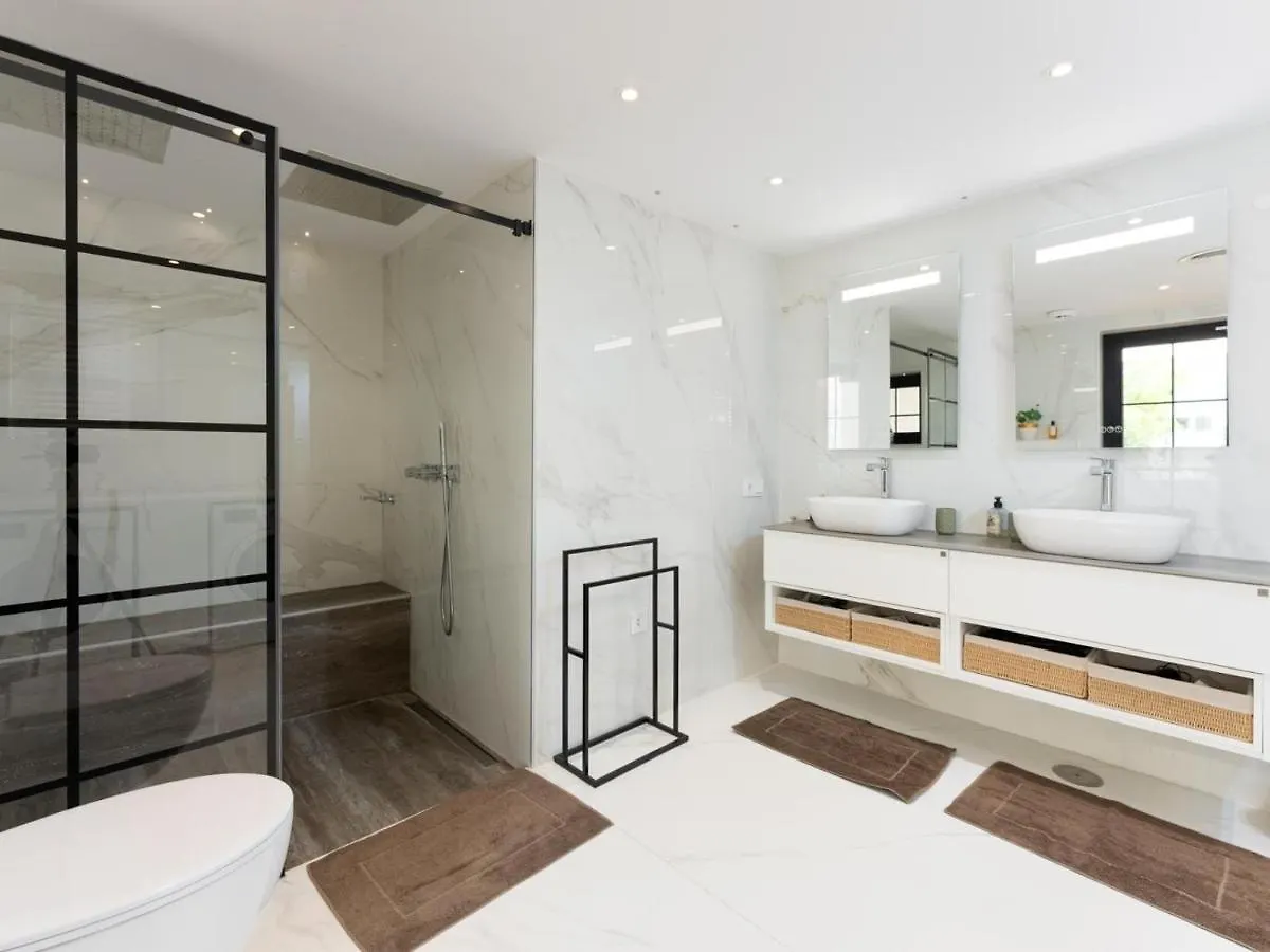 Castiglione Luxury Beachfront Duplex Penthouse 马尔韦利亚 公寓