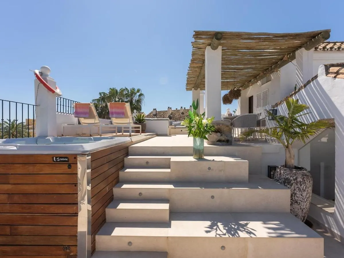 Castiglione Luxury Beachfront Duplex Penthouse 马尔韦利亚 西班牙