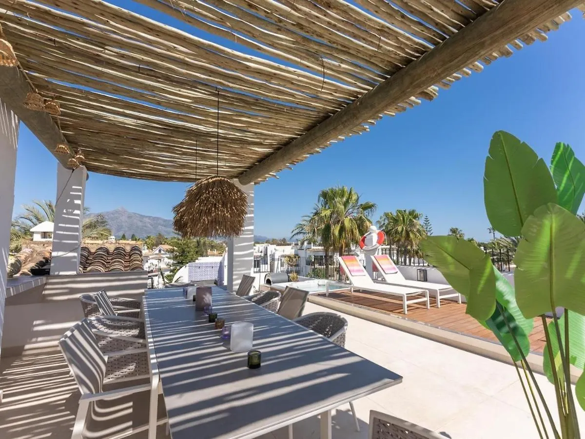Castiglione Luxury Beachfront Duplex Penthouse 马尔韦利亚